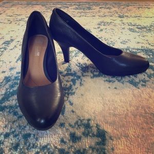 Clark’s Soft Cushion Matte Black Leather Heel